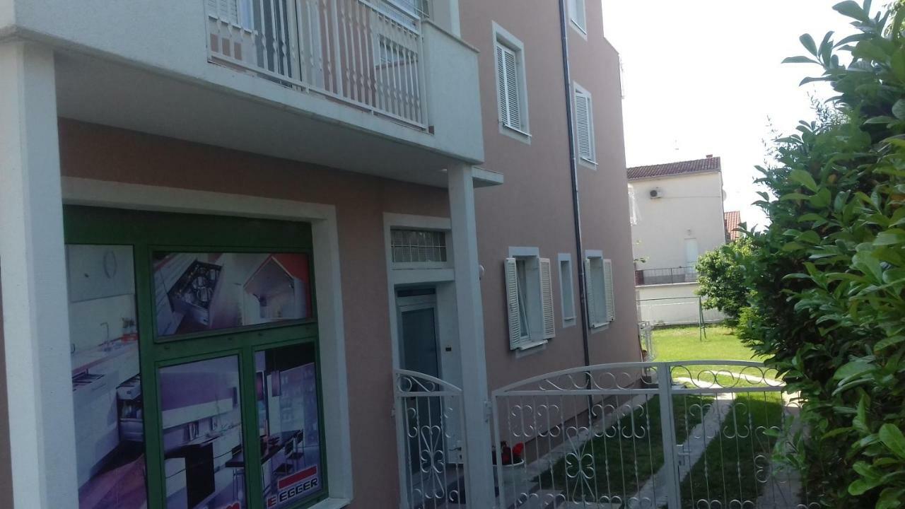Apartman Jezidzic Каштела Екстер'єр фото
